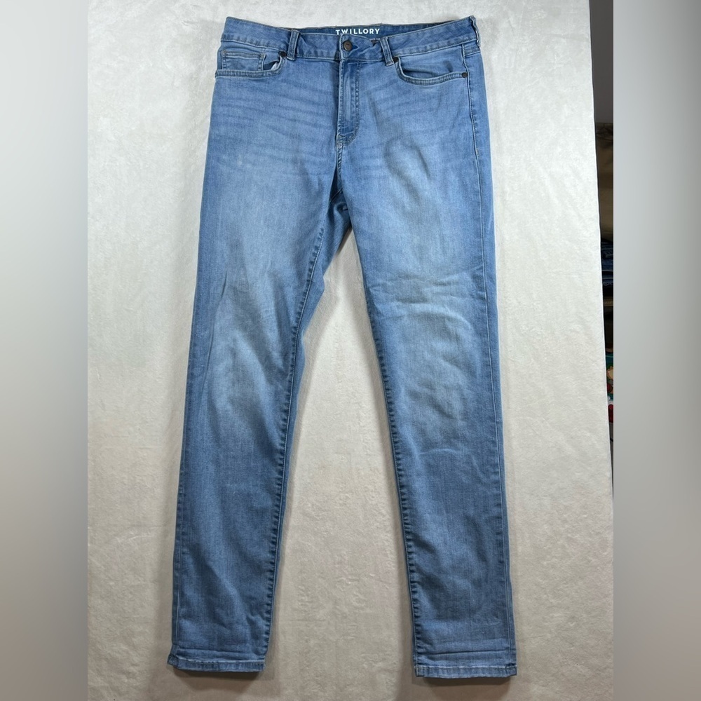 Twillory Technical Denim 32W 34L Stretch Performance Tailored Light Wash Jeans